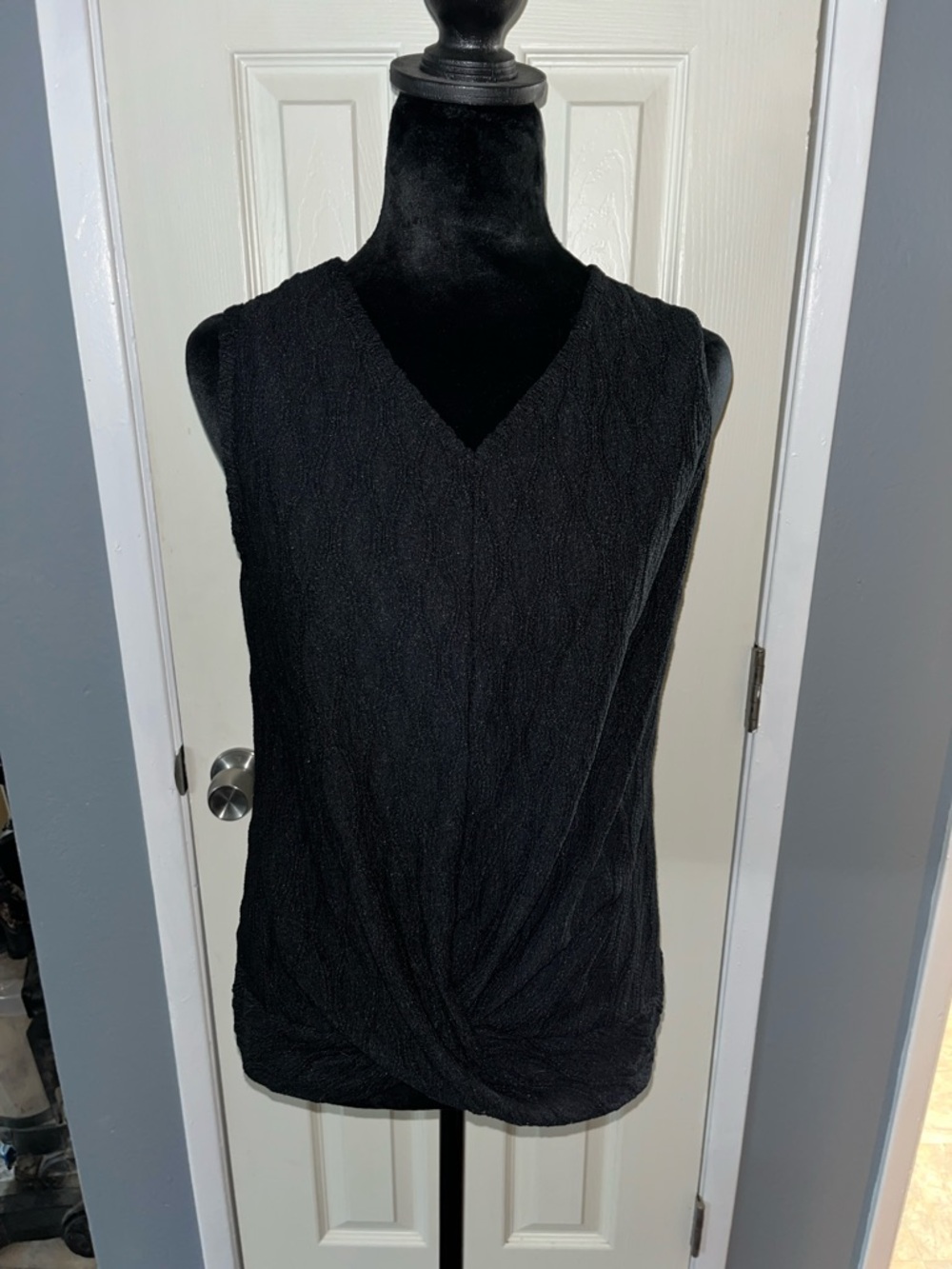 Black V-Neck Sleeveless Twist Front Top